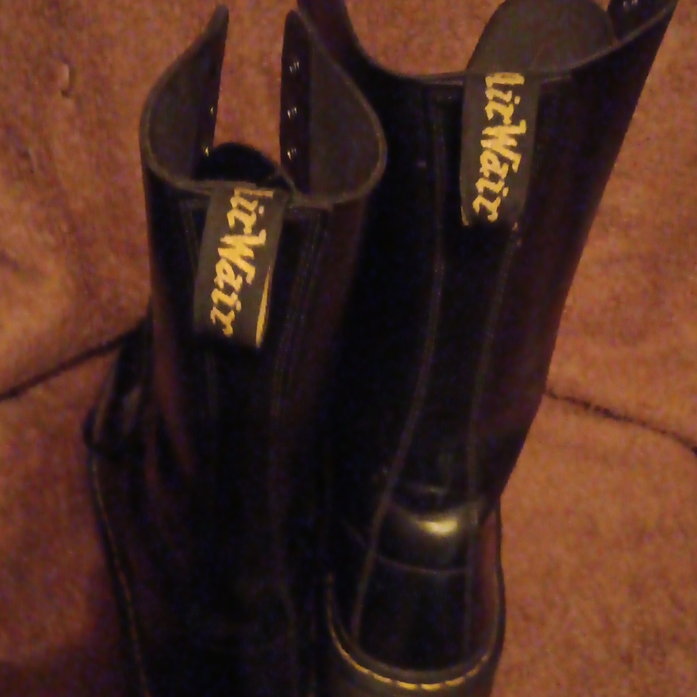 Black Leather Lace-Up Boots with Durable Sole